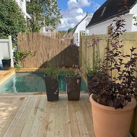 Villa Big 10 Min Walk From Citycenter-swimmingpool