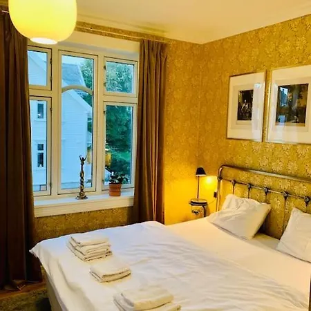 Big 10 Min Walk From Citycenter-swimmingpool Villa