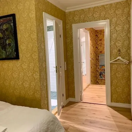 Big 10 Min Walk From Citycenter-swimmingpool Villa *