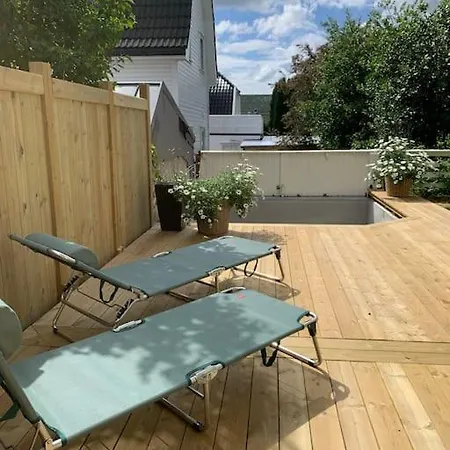 Big 10 Min Walk From Citycenter-swimmingpool Villa
