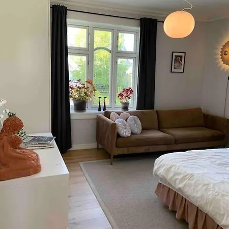 Villa Big 10 Min Walk From Citycenter-swimmingpool
